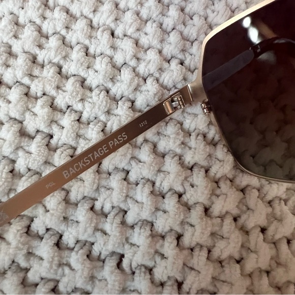 Quay Australia Backstage Pass Sunglasses - Gold and Brown - Picture 5 of 7